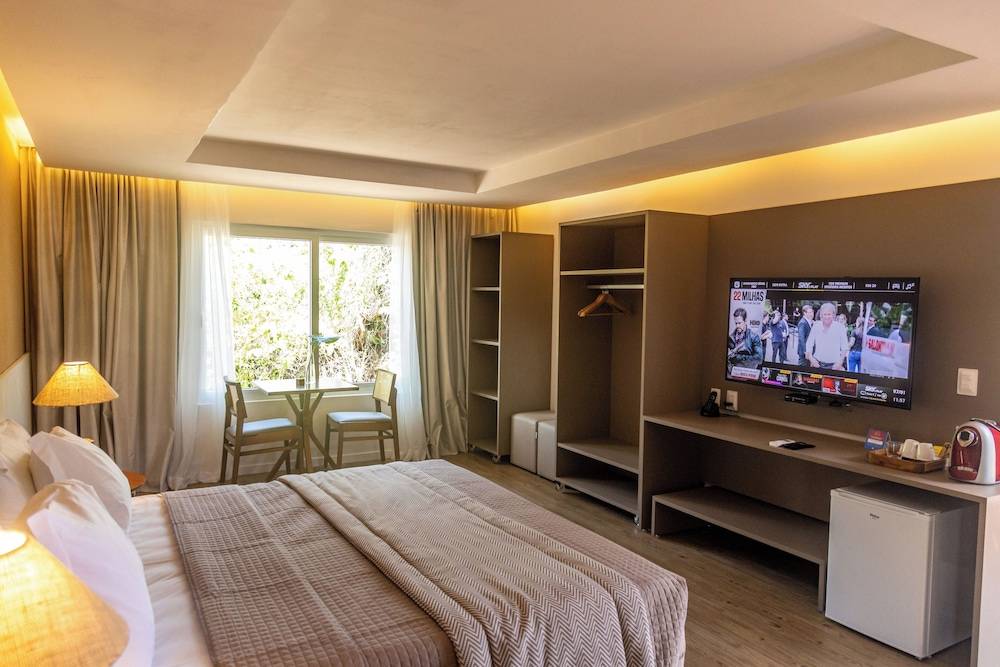 Dolphin Hotel 2
