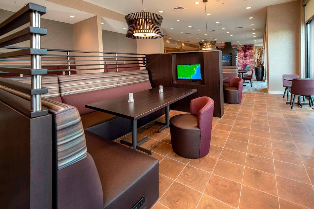Courtyard by Marriott Gaithersburg Washingtonian Center 2
