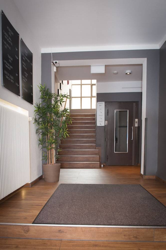 Five Reasons Hostel & Hotel 2