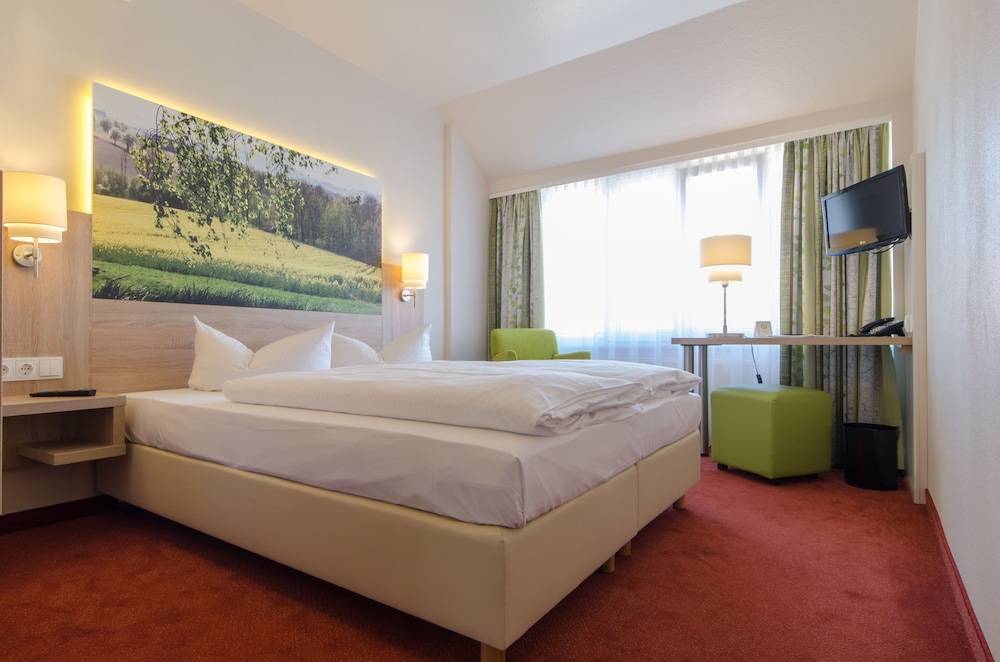 Garden Hotel 1