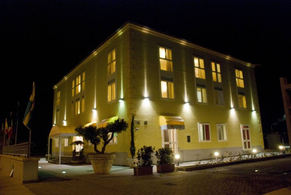 La Isla Resort 1