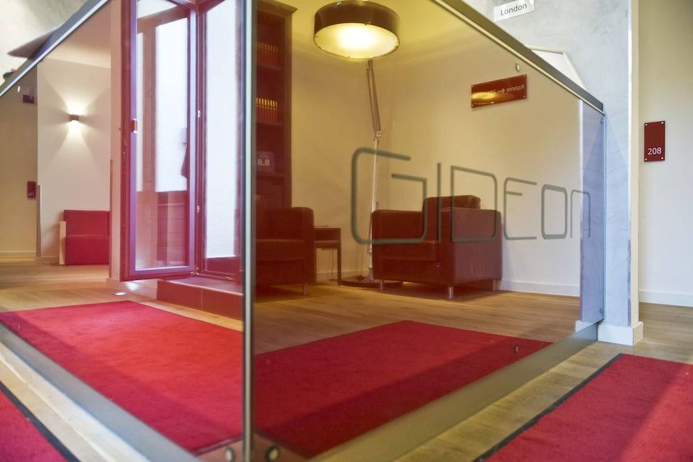Gideon Hotel 1