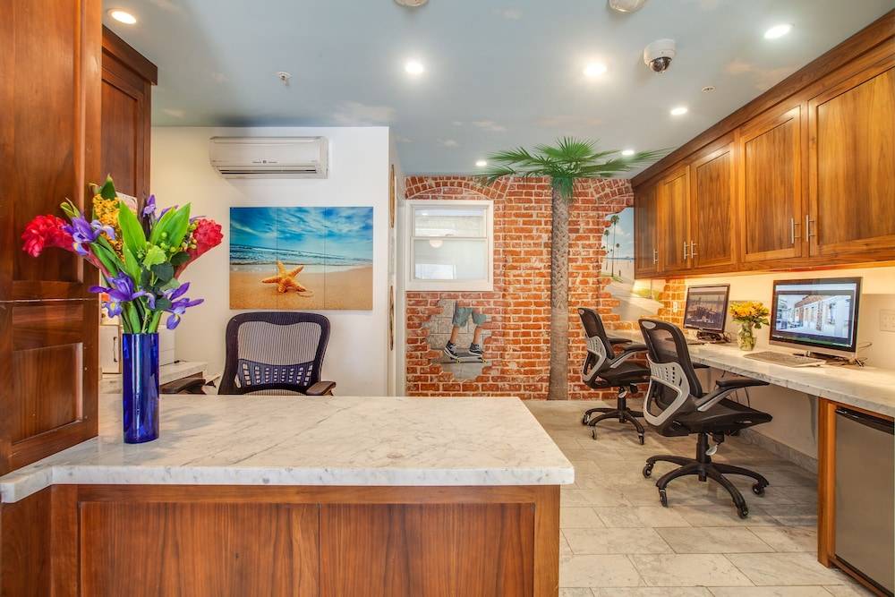 Venice Breeze Suites 2