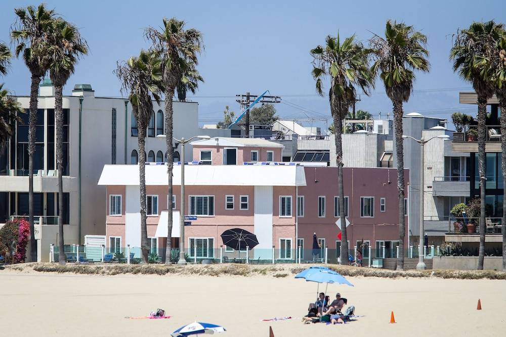 Venice on the Beach Hotel 1