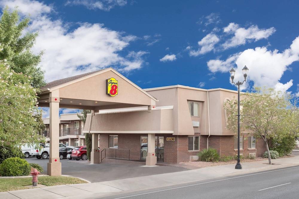Super 8 by Wyndham St. George UT 1