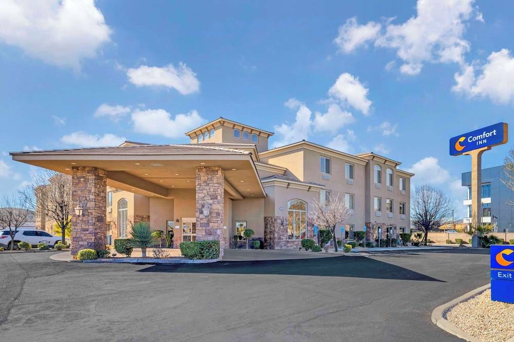 Comfort Inn at Convention Center 1