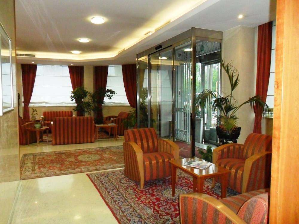 Hotel Riviera 2