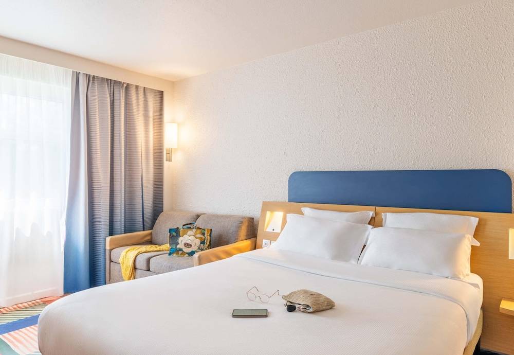 B&B HOTEL Lyon Nord 4 étoiles 2