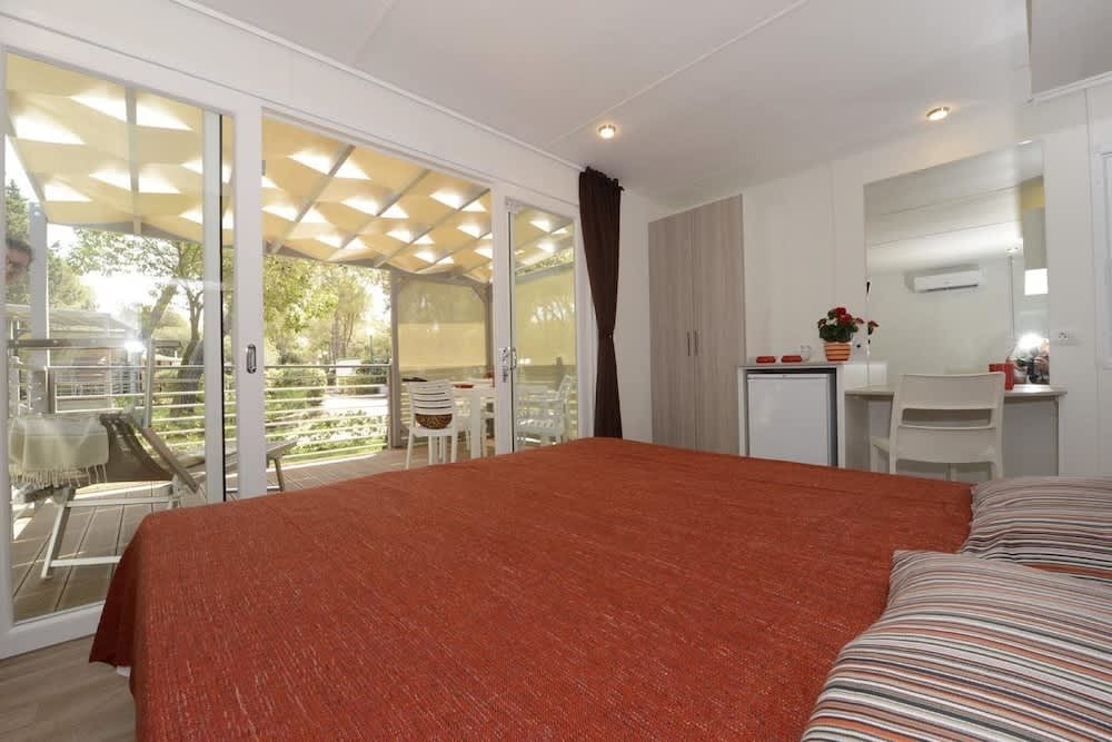 Holiday Home Deluxe by Interhome 2