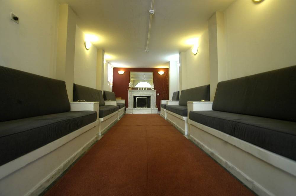 Ilis Hotel 2
