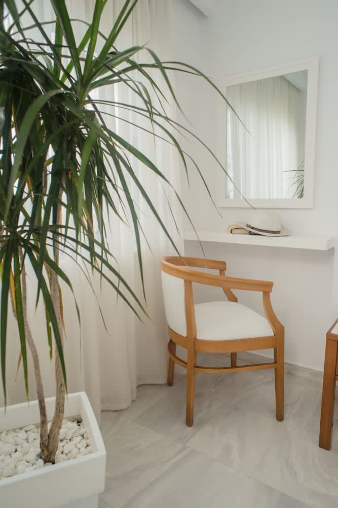 Elizabeth Suites 2