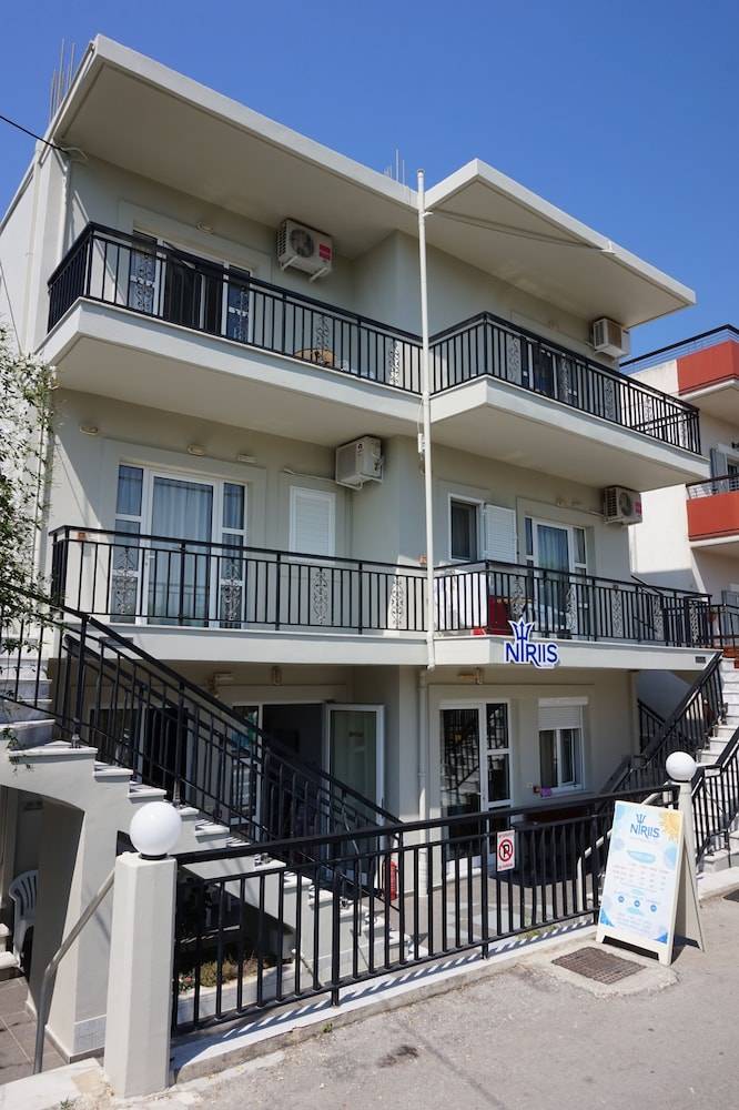 Niriis Hotel 1