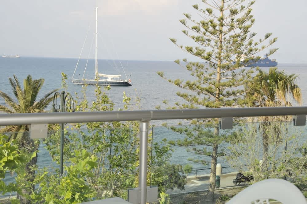 Bristol Sea View Apartments 2