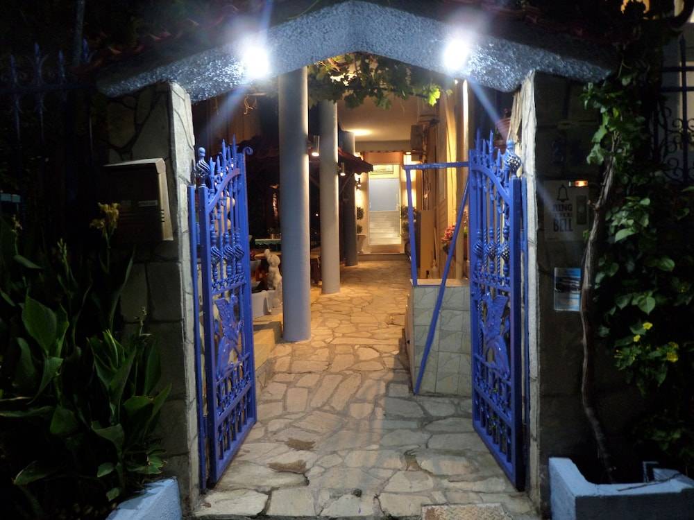 Artemis Studios & Apartments 2