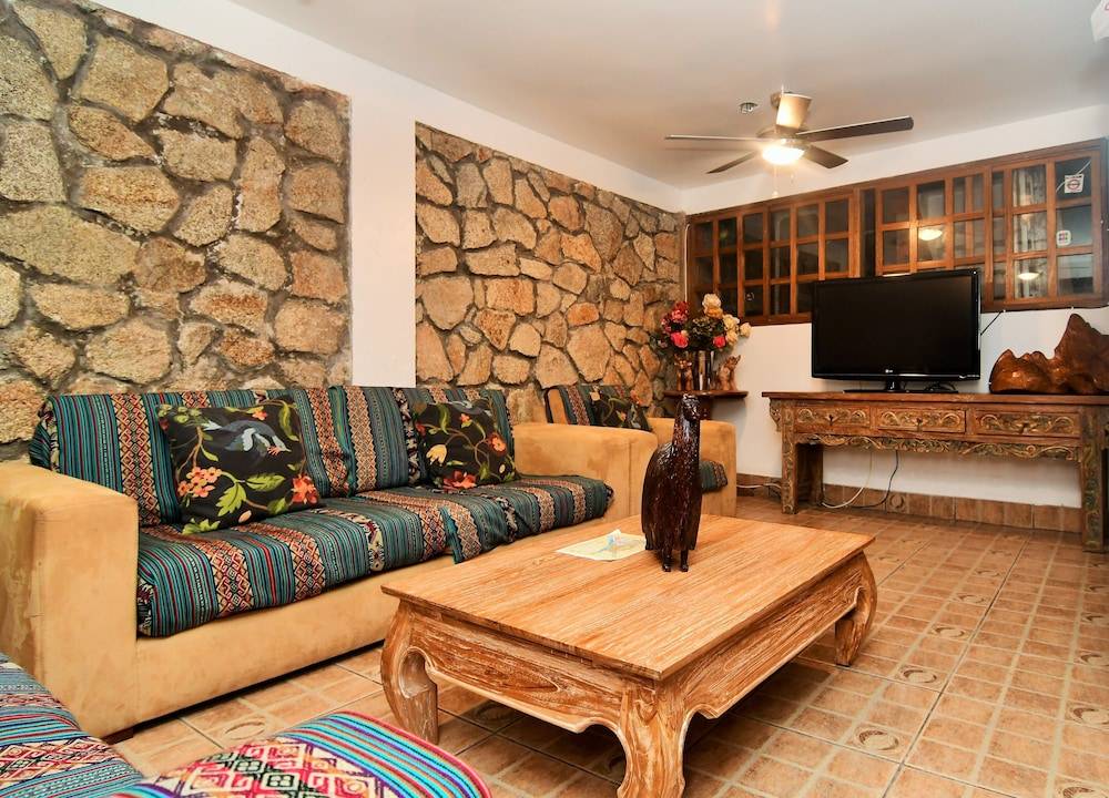 Gringo Bill's Boutique Hotel 1