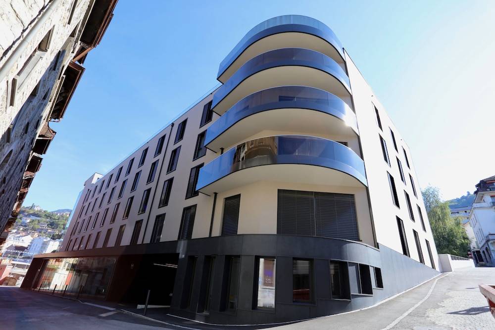 "The Freddie Mercury" Hotel 1