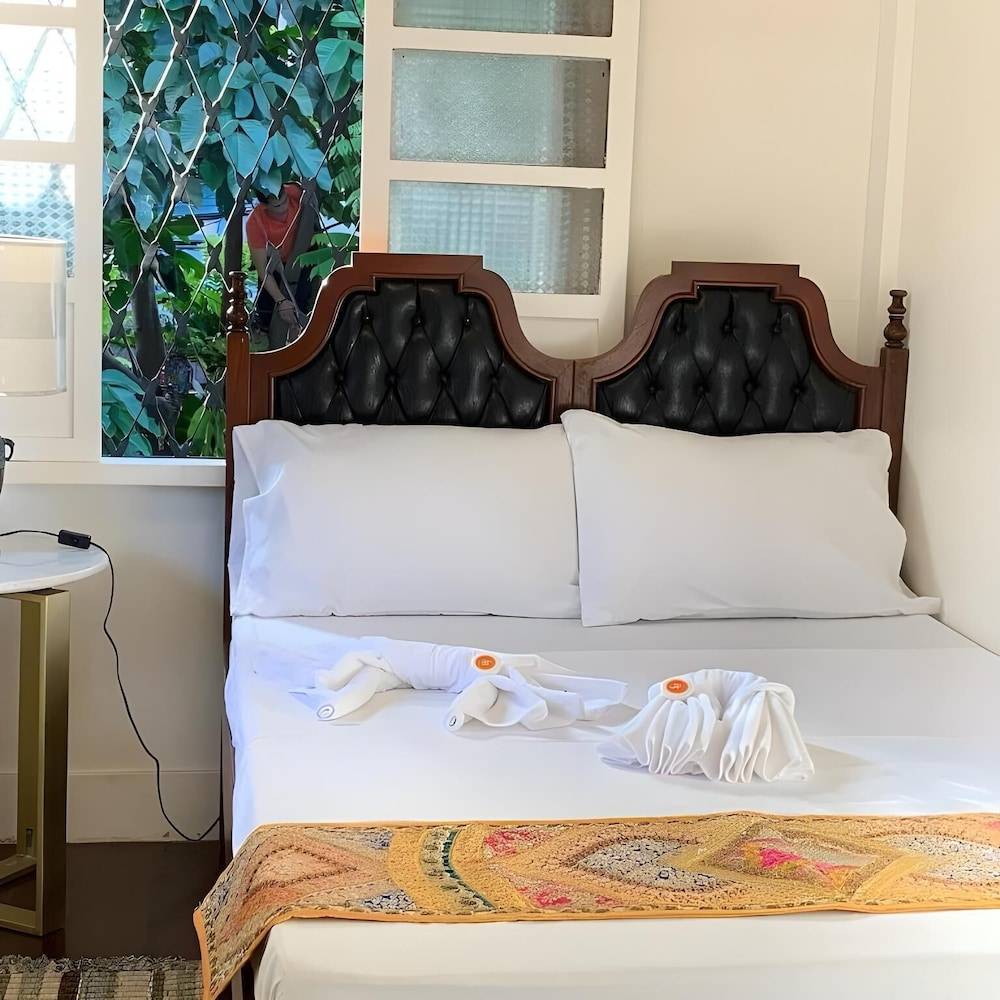 Courtyard Hotel 2