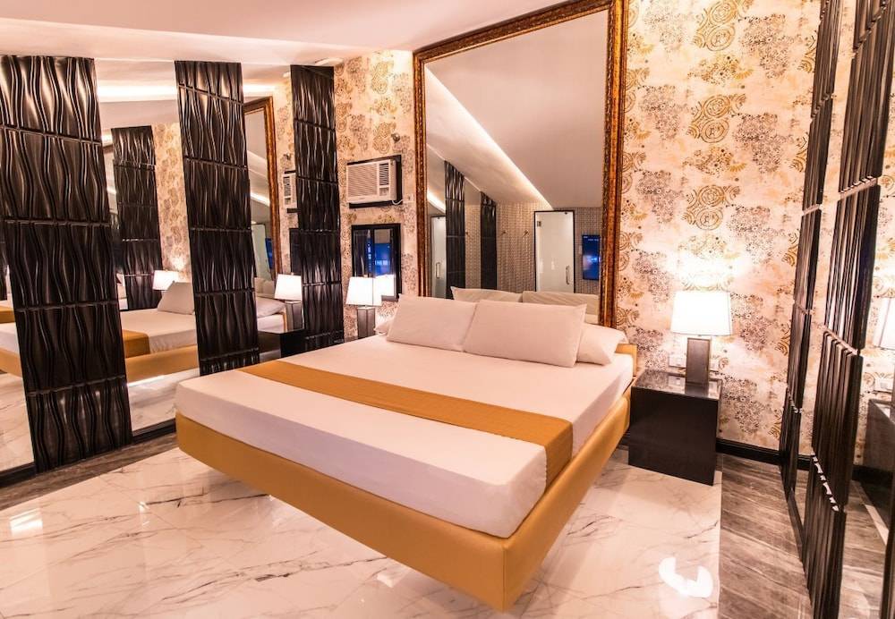 Hotel Ava Cuneta 1