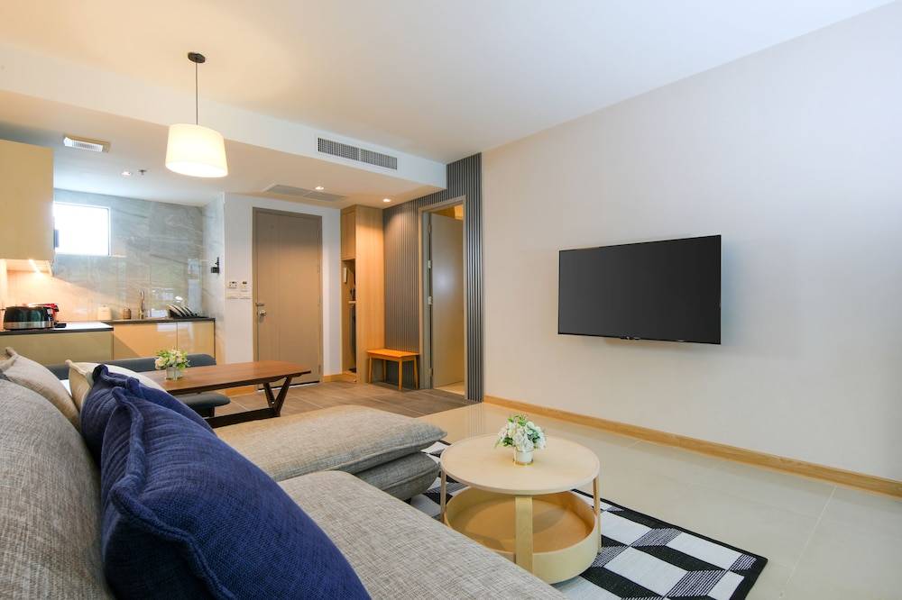 CRAFT Resort & Villas, Phuket Town - scheduled shuttle to Phuket Old Town 2