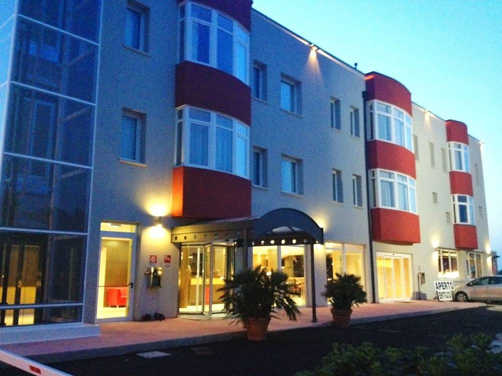 Formula International & Puravita SPA 1
