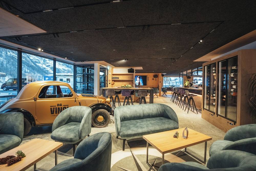 Hotel Porta Cervino - Parking & Dining 2
