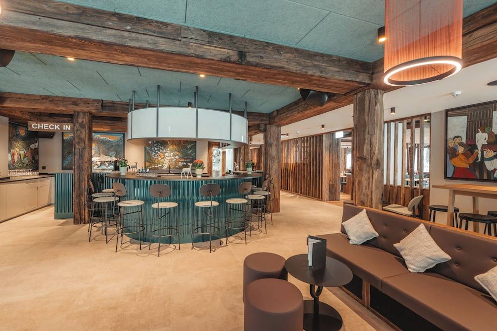 Matterhorn Inn - Wellness & Dining - at Zermatt Shuttle Station 1