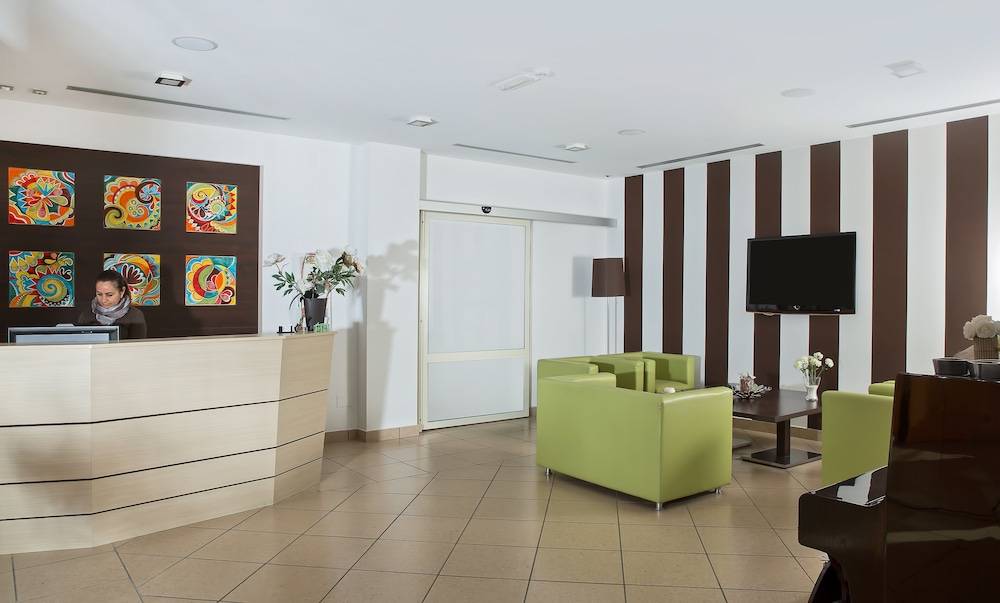 De Maria House 2