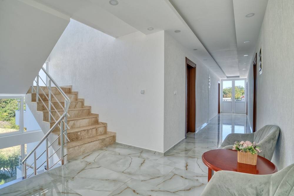 Aqua Lounge Aparthotel Ulcinj 1
