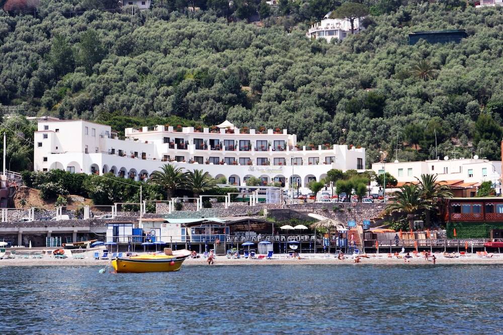 Punta Campanella Resort & Spa 1