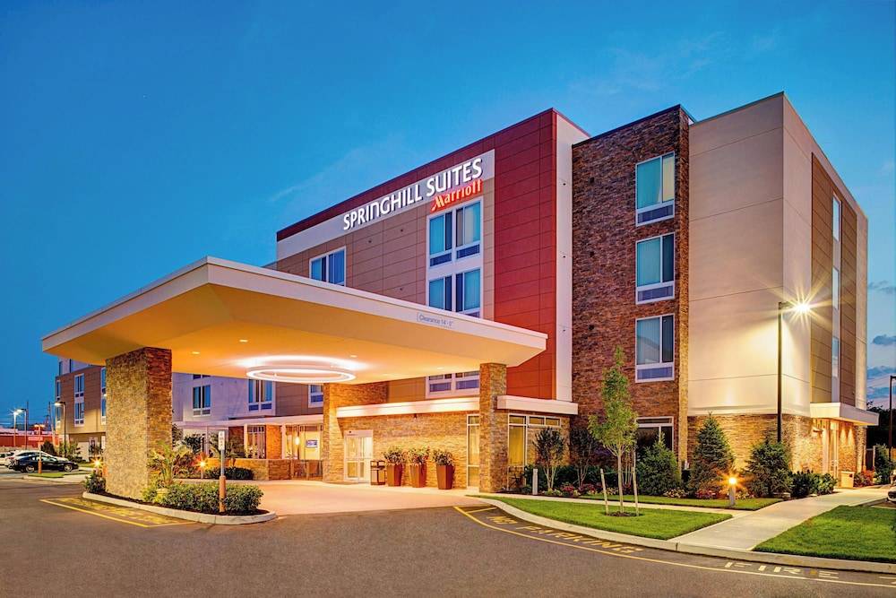 SpringHill Suites by Marriott Carle Place Garden City 1