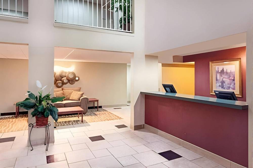 Rodeway Inn & Suites Chandler - Phoenix South I-10 1