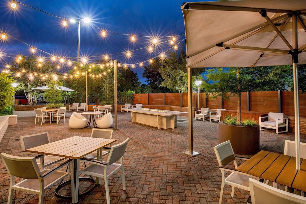 Delta Hotels by Marriott Chesapeake Norfolk 1