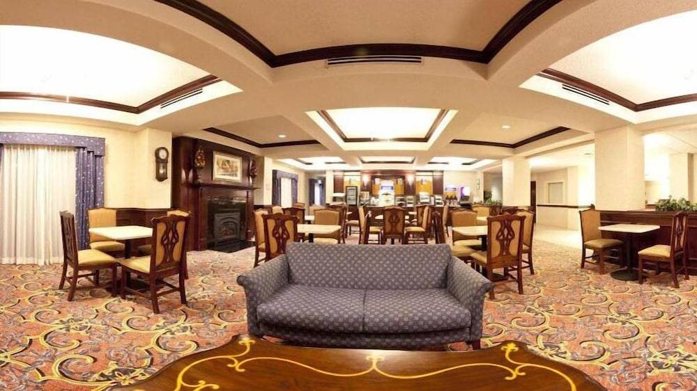 Holiday Inn Express & Suites CHESAPEAKE by IHG 2