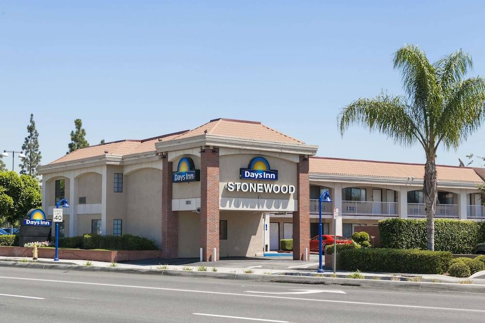 Days Inn by Wyndham Downey 1