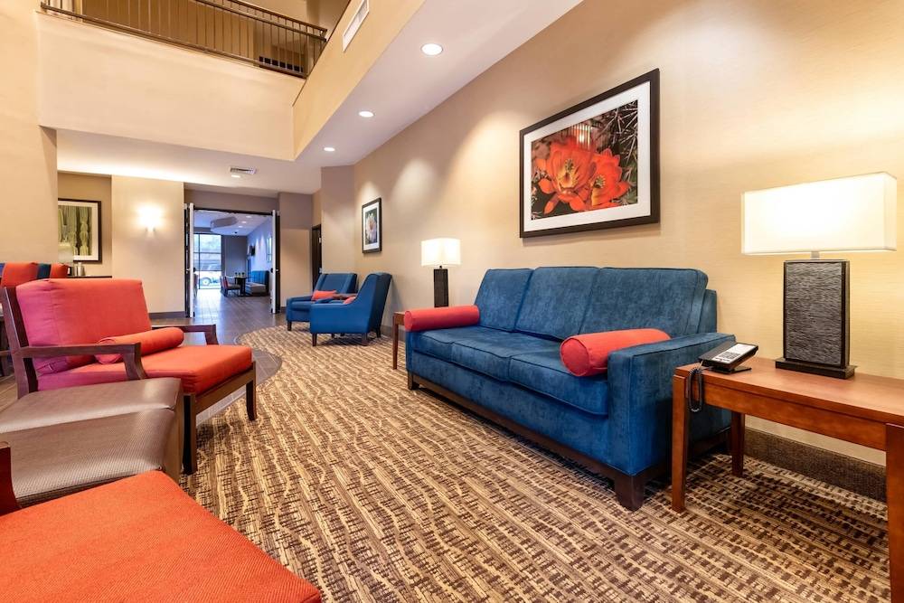 Comfort Suites Goodyear-West Phoenix 2