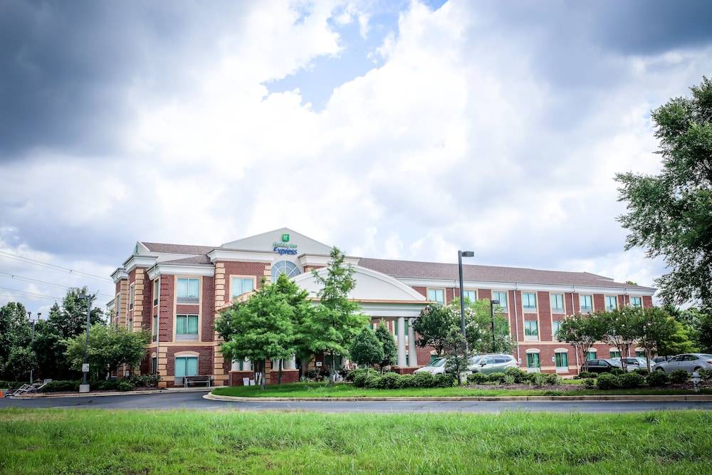 Holiday Inn Express & Suites MEMPHIS/GERMANTOWN by IHG 1