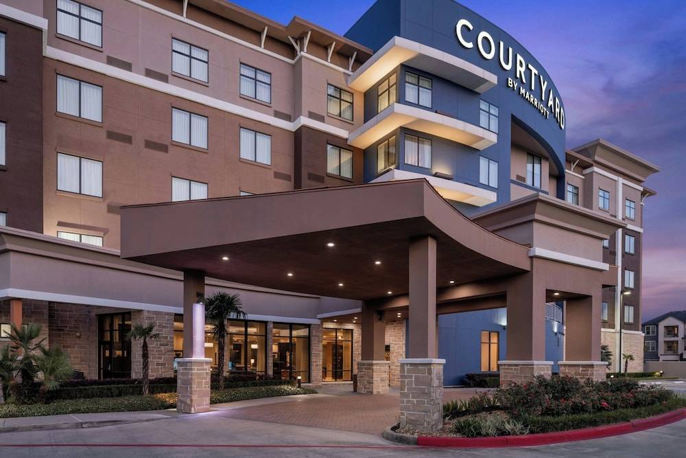 Courtyard By Marriott Houston Kingwood 1
