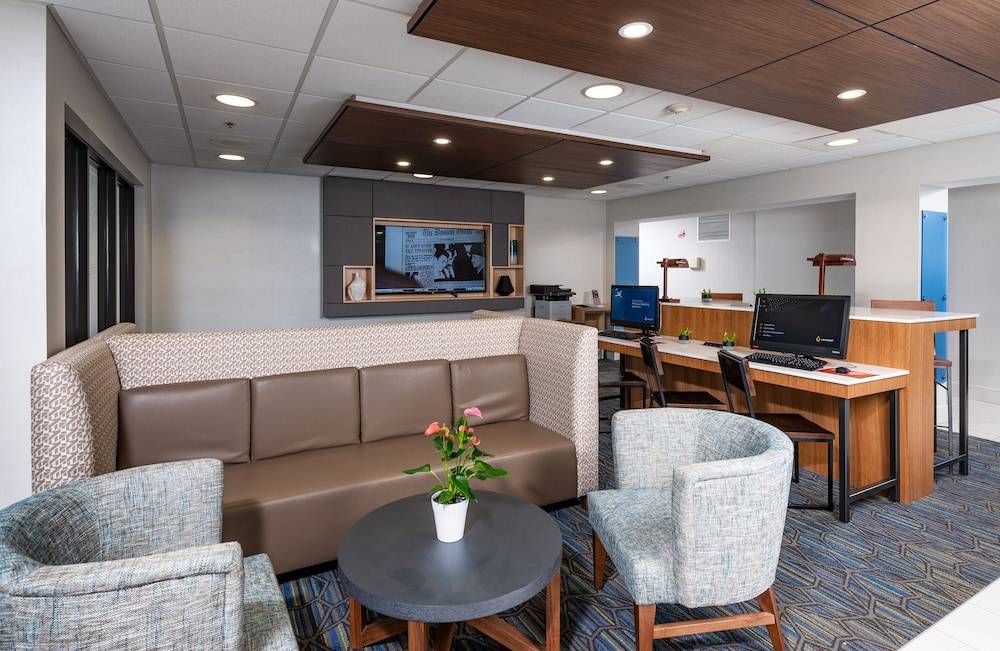 Holiday Inn Express NEWPORT NORTH - MIDDLETOWN by IHG 2