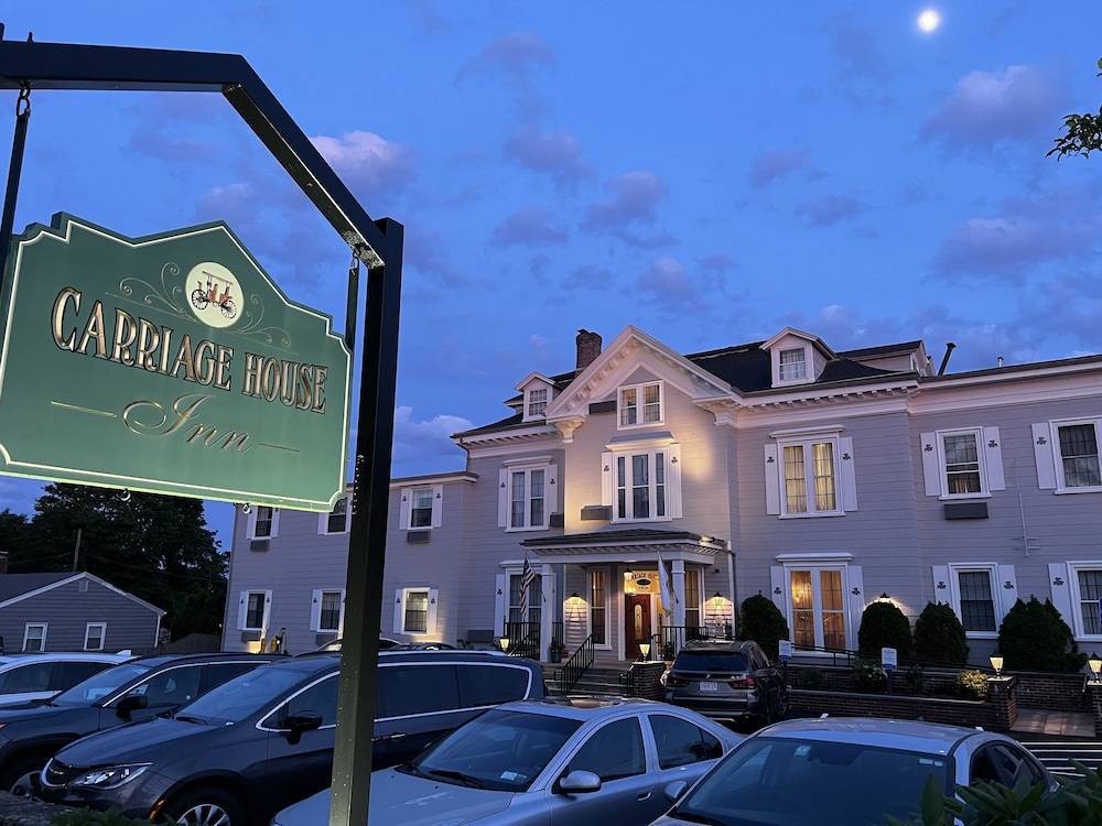 The Carriage House Inn Newport 1