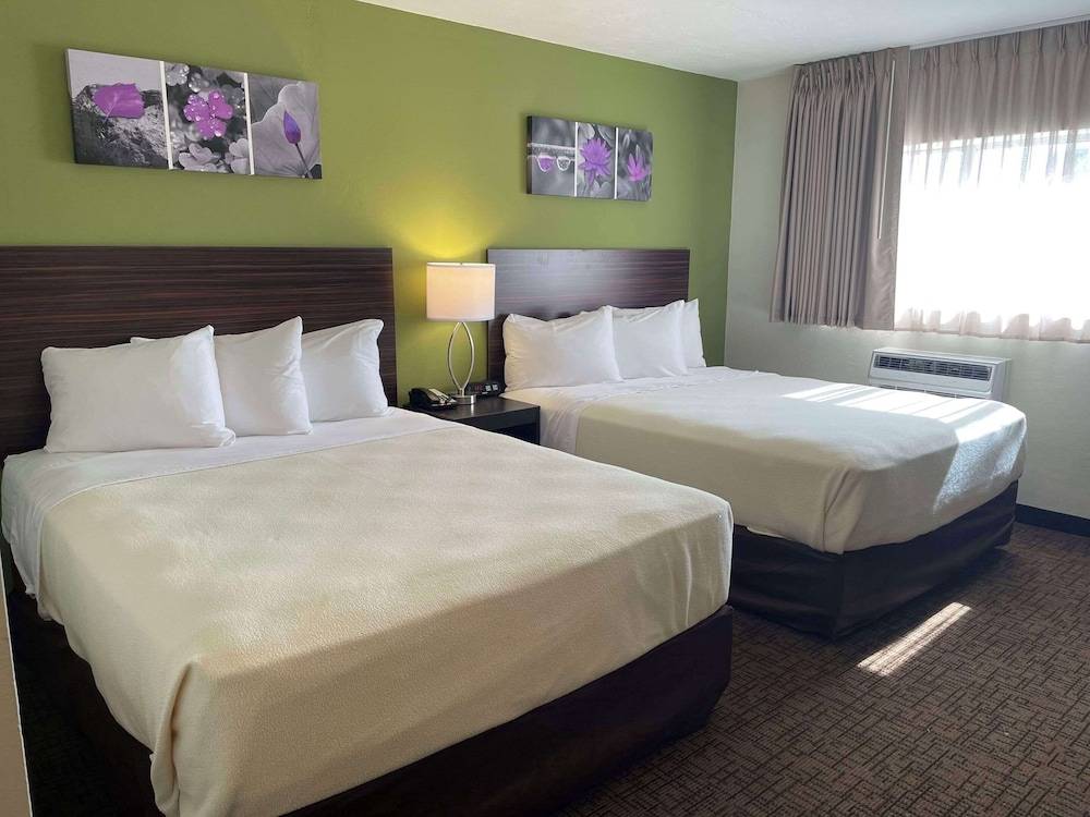 Suburban Studios Melbourne Airport 1
