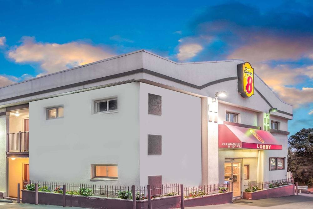 Super 8 by Wyndham North Bergen NJ/NYC Area 1