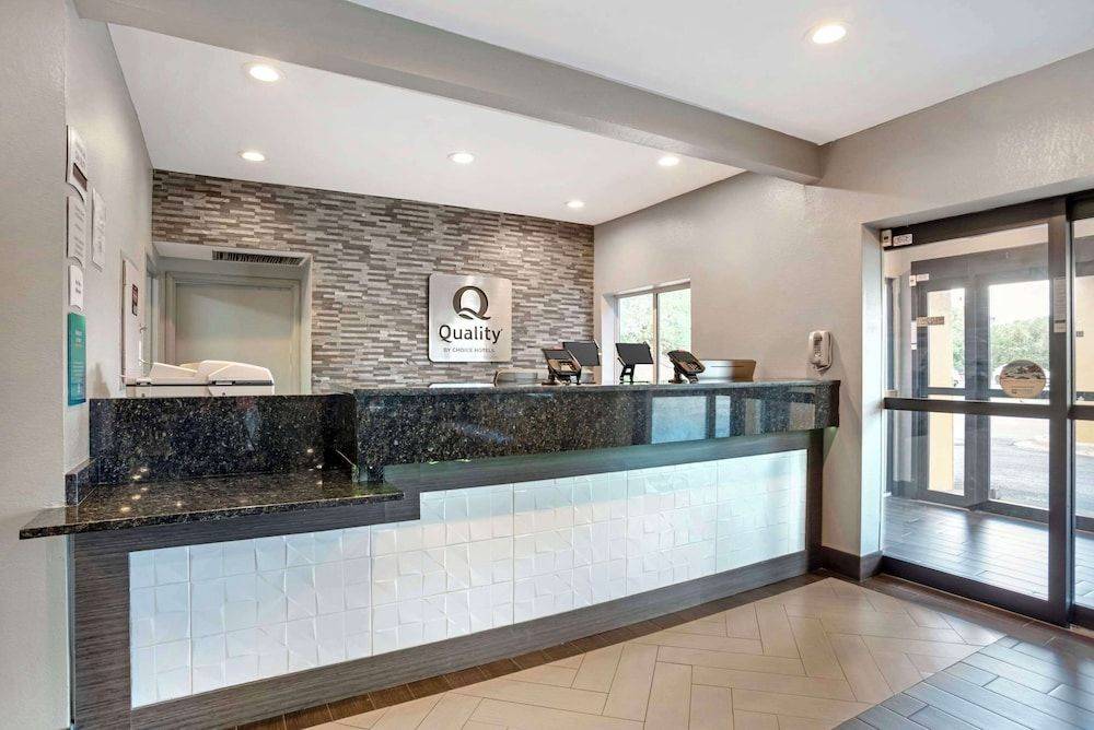Quality Inn & Suites Birmingham - Highway 280 2