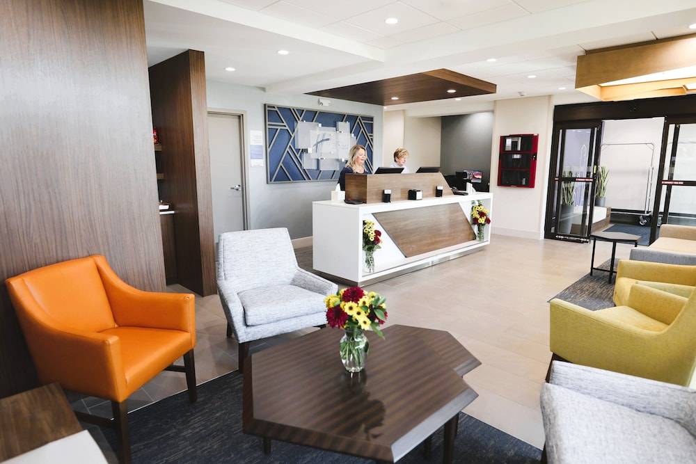 Holiday Inn Express DETROIT-BIRMINGHAM by IHG 2