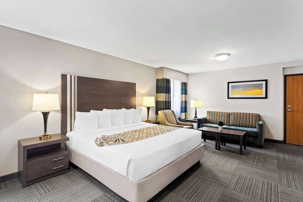 Best Western Naperville Inn 1