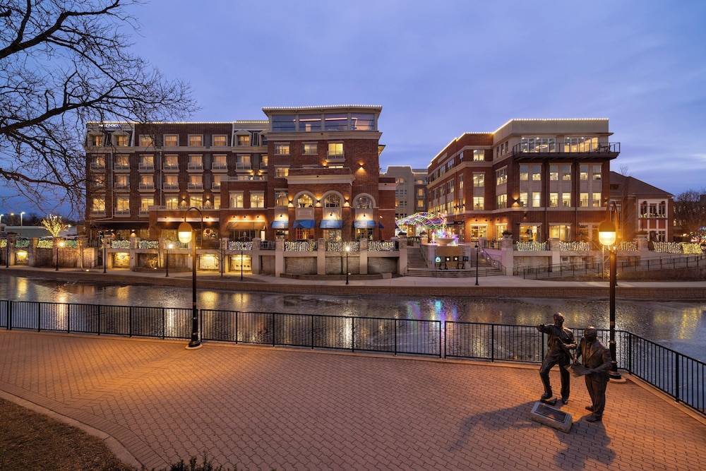 Hotel Indigo NAPERVILLE RIVERWALK by IHG 1