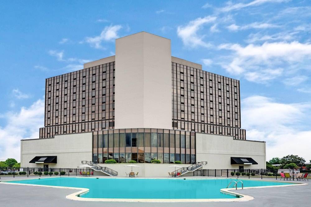 Wyndham Garden Norfolk Downtown 1