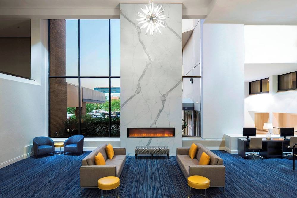 Sheraton Norfolk Waterside Hotel 2