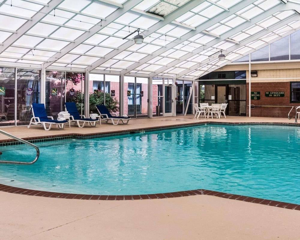 Quality Suites Lake Wright - Norfolk Airport 1
