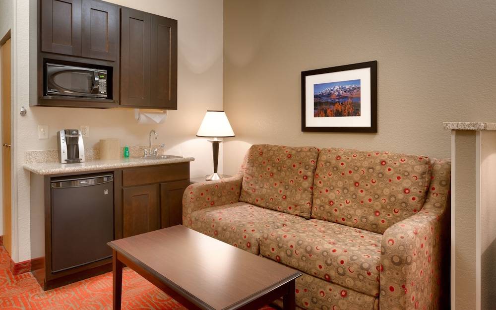 Holiday Inn Express & Suites OREM-NORTH PROVO by IHG 2