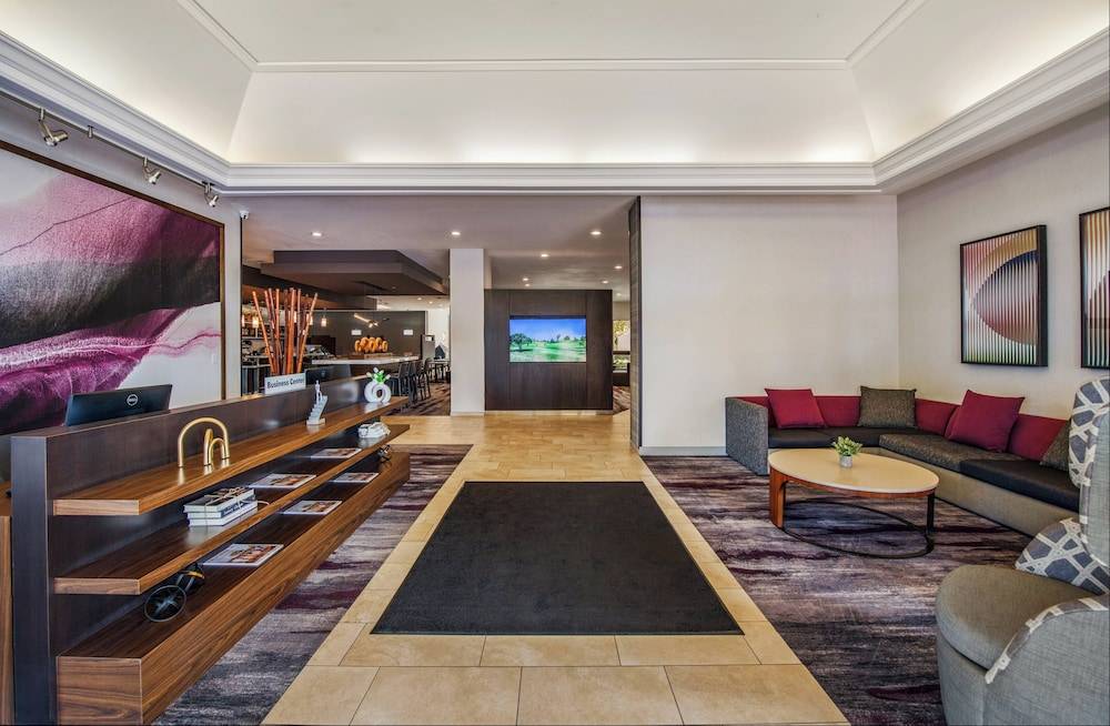 Holiday Inn Oxnard - Ventura by IHG 2
